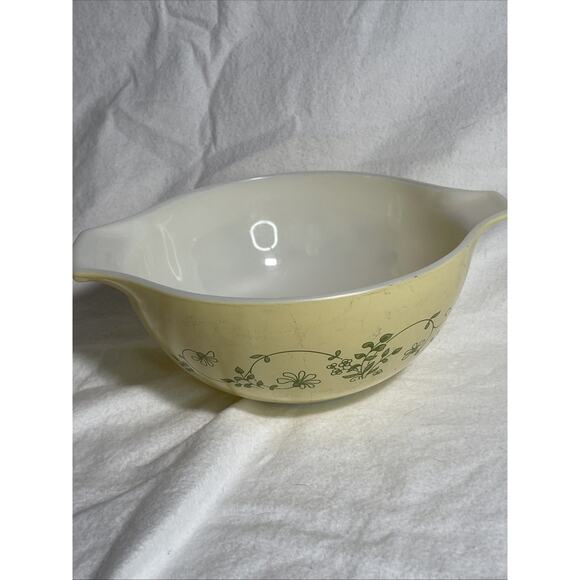 Pyrex Vintage Shenandoah Mixing Bowl Yellow With Green Flowers #442 - Picture 1 of 7